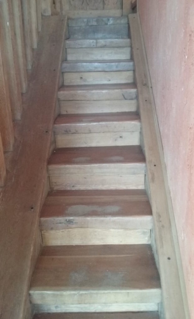 Recycled Wood Stairs inside Casa Botha