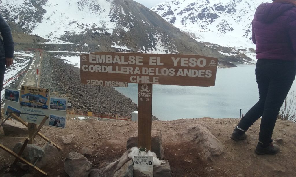 Hiking Embalse el Yeso, Chile